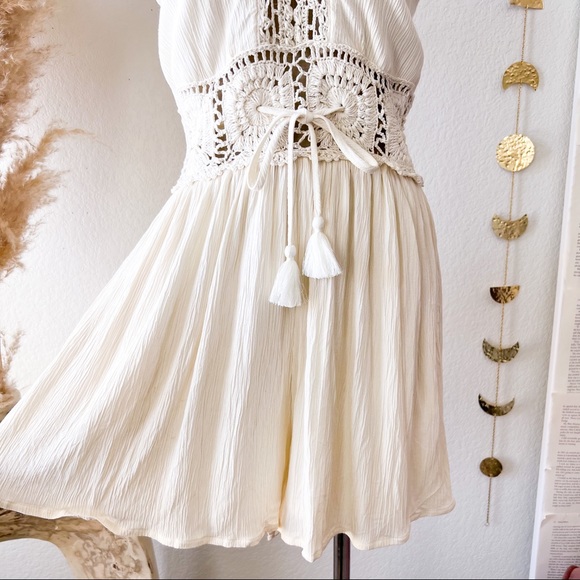 AMERICAN EAGLE Cream Crochet Bohemian Romper - Picture 6 of 16